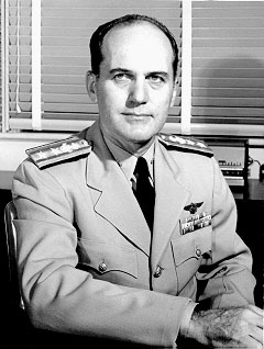 Admiral Foley 1960 CVA-61.jpg